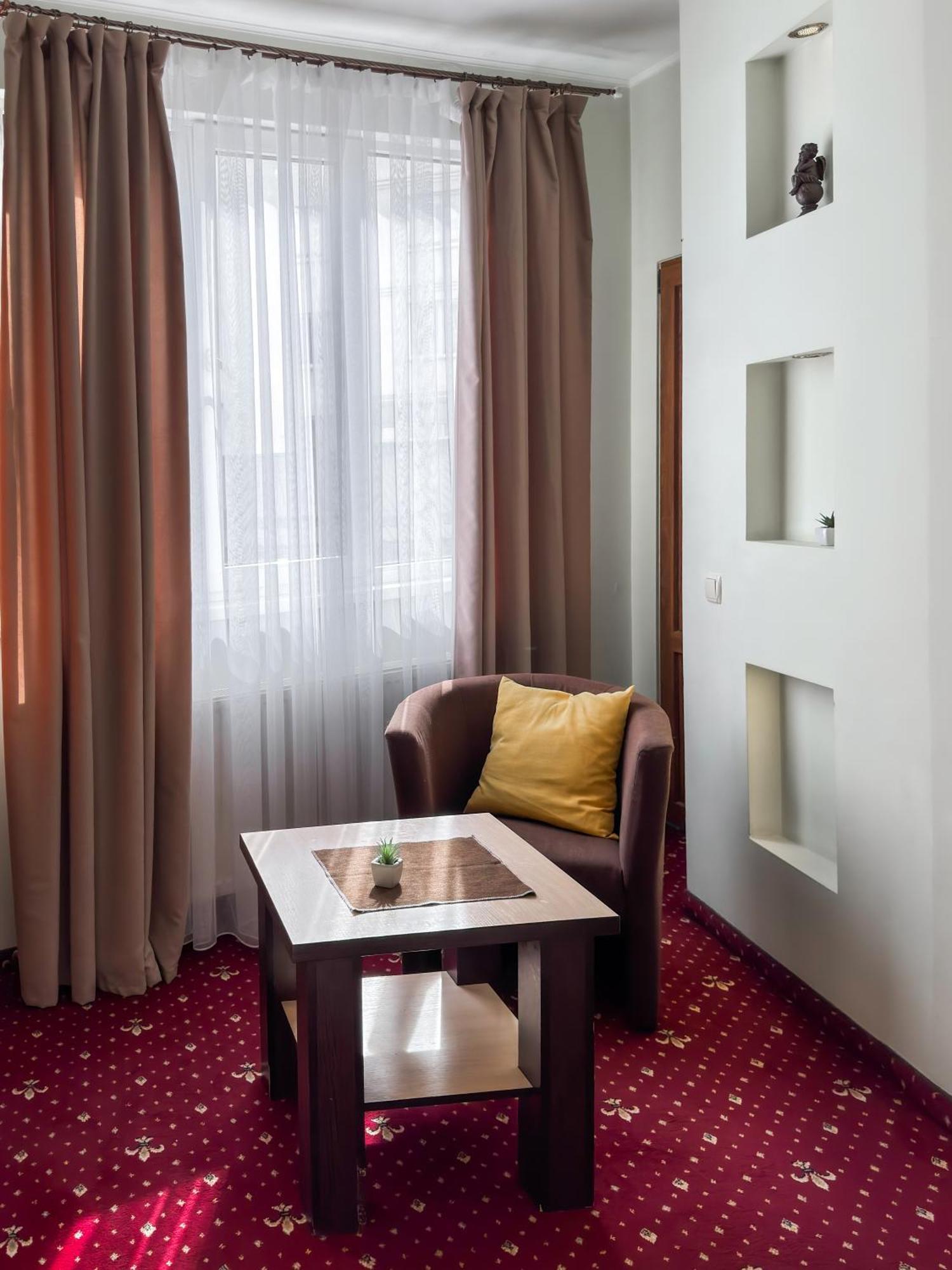 Apartments Deluxe Ivano-Frankivsk Extérieur photo