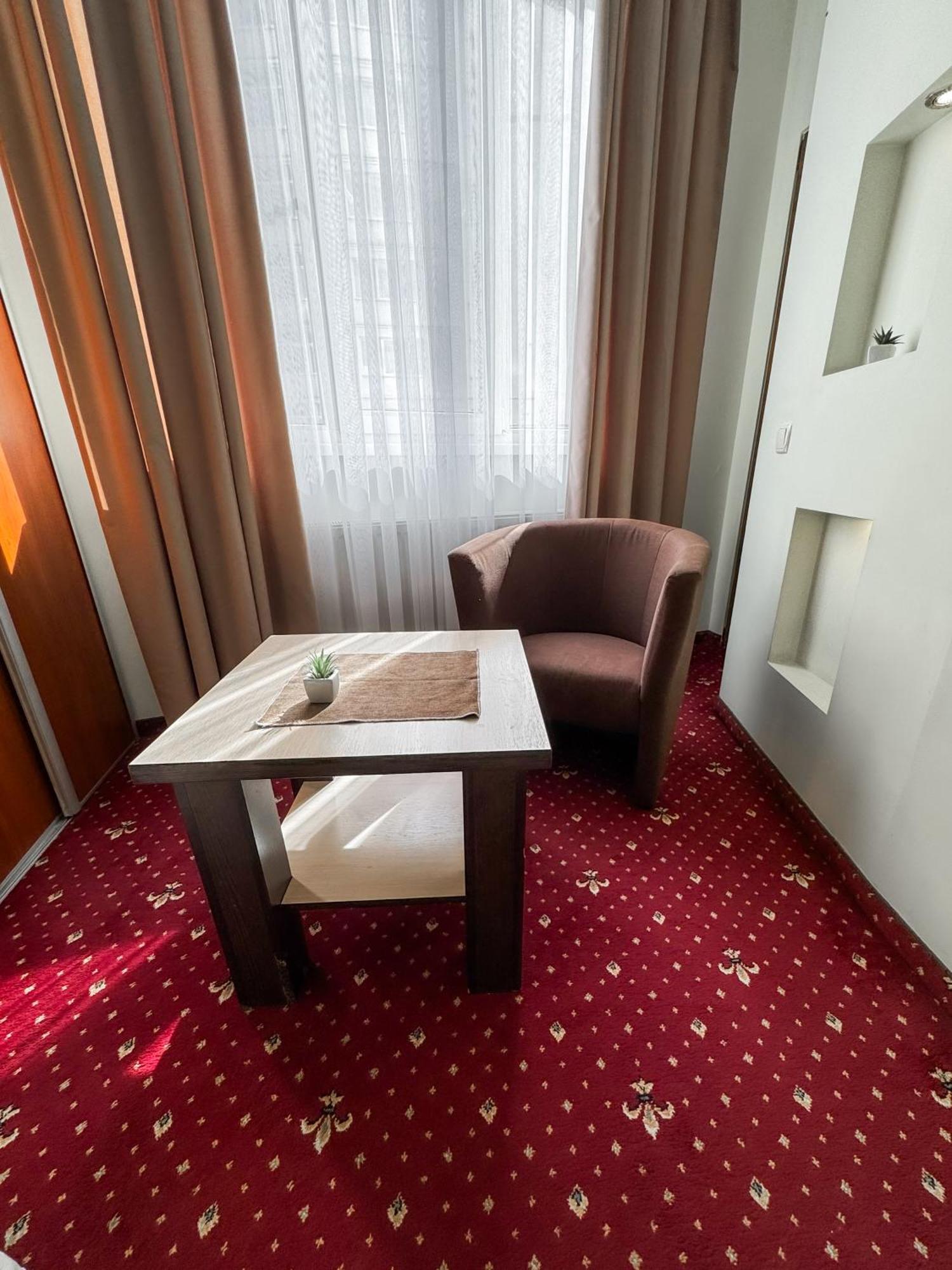 Apartments Deluxe Ivano-Frankivsk Extérieur photo